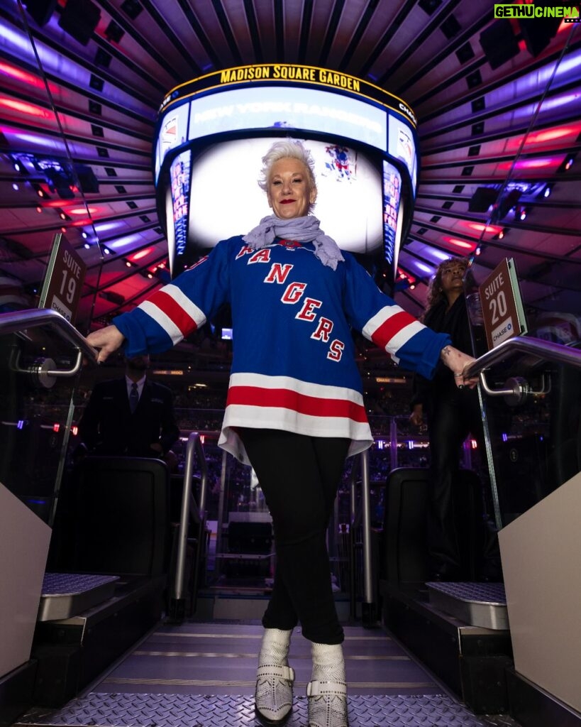 Anne Burrell Instagram - This one goes to “11”!!!! Good luck today MY @nyrangers !! Let’s get our eleventh straight win!!!!! Thank you @mfarsi for the great pics!!!! #lgr #ilovewhatido #luckygirl