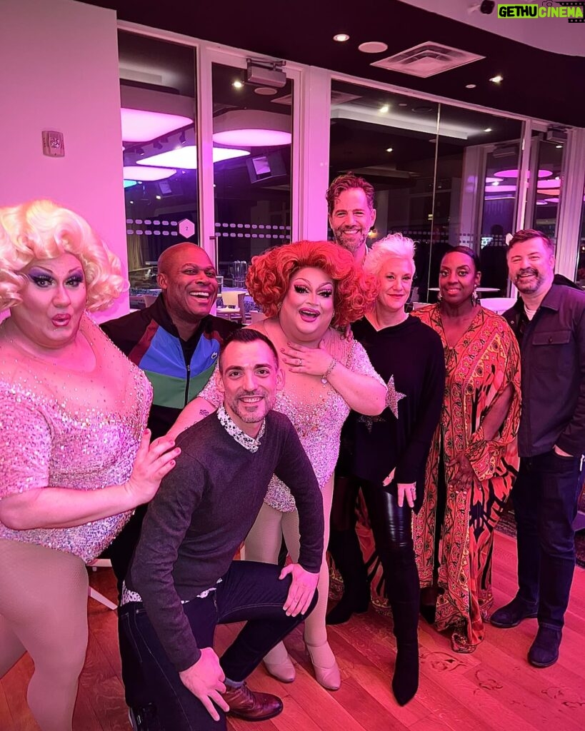 Anne Burrell Instagram - An AMAZING time seeing the show by @gingerminj and @gidgetgalore !!! Great show with GREAT friends!!! #theclaxtons #luckygirl #ilovewhatido