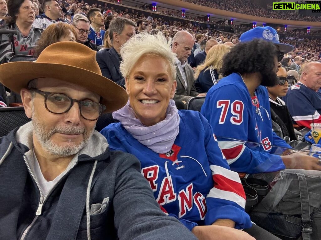 Anne Burrell Instagram - What a regular season finish!!!!!!! On to the playoffs!!! Let’s GOOOOOOOOOOOOOOO MY @nyrangers !!!! @thegarden @wtfeldman #ilovewhatido #luckygirl