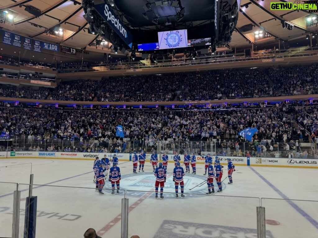 Anne Burrell Instagram - What a regular season finish!!!!!!! On to the playoffs!!! Let’s GOOOOOOOOOOOOOOO MY @nyrangers !!!! @thegarden @wtfeldman #ilovewhatido #luckygirl