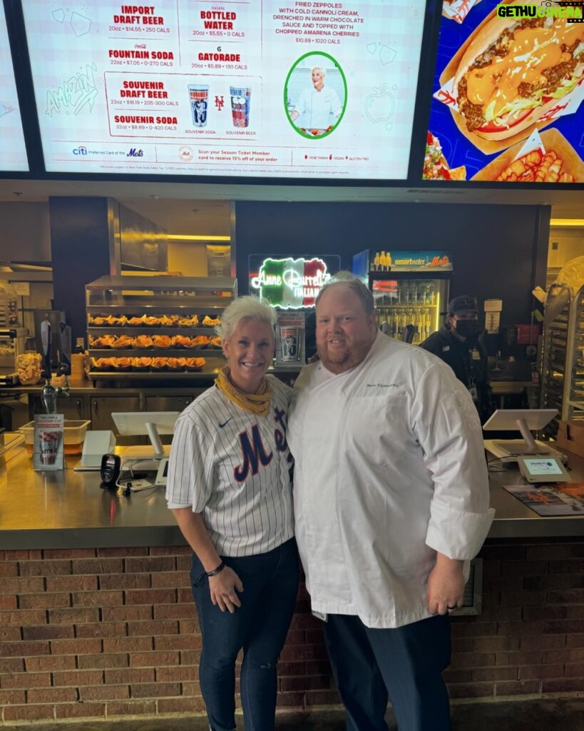 Anne Burrell Instagram - Put me in coach!!!! A FANTASTIC Sunday having some #anneburrellsitalianeats @citifield !!!! What a great Sunday!!!!! #theclaxtons #ilovewhatido #luckygirl @itsmetherealtc