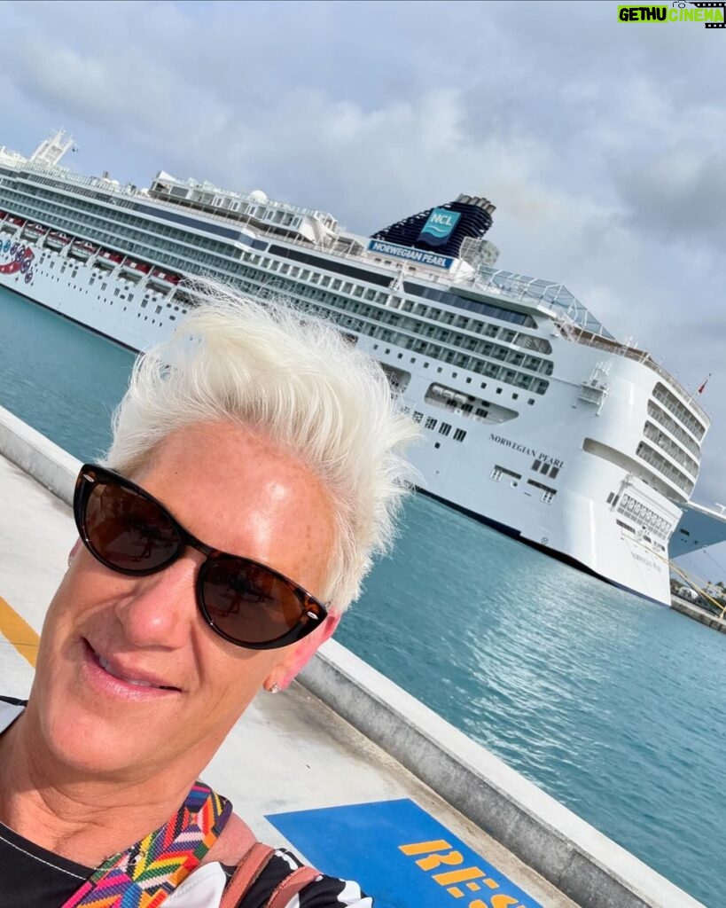 Anne Burrell Instagram - Home and recovered after an AMAZING trip with #chefsmakingwaves !!! It was a SUUUUUUUPER fun time with a tremendous group of chefs and friends!!! And a lovely time meeting the “cruisers”!!! #luckygirl #ilovewhatido