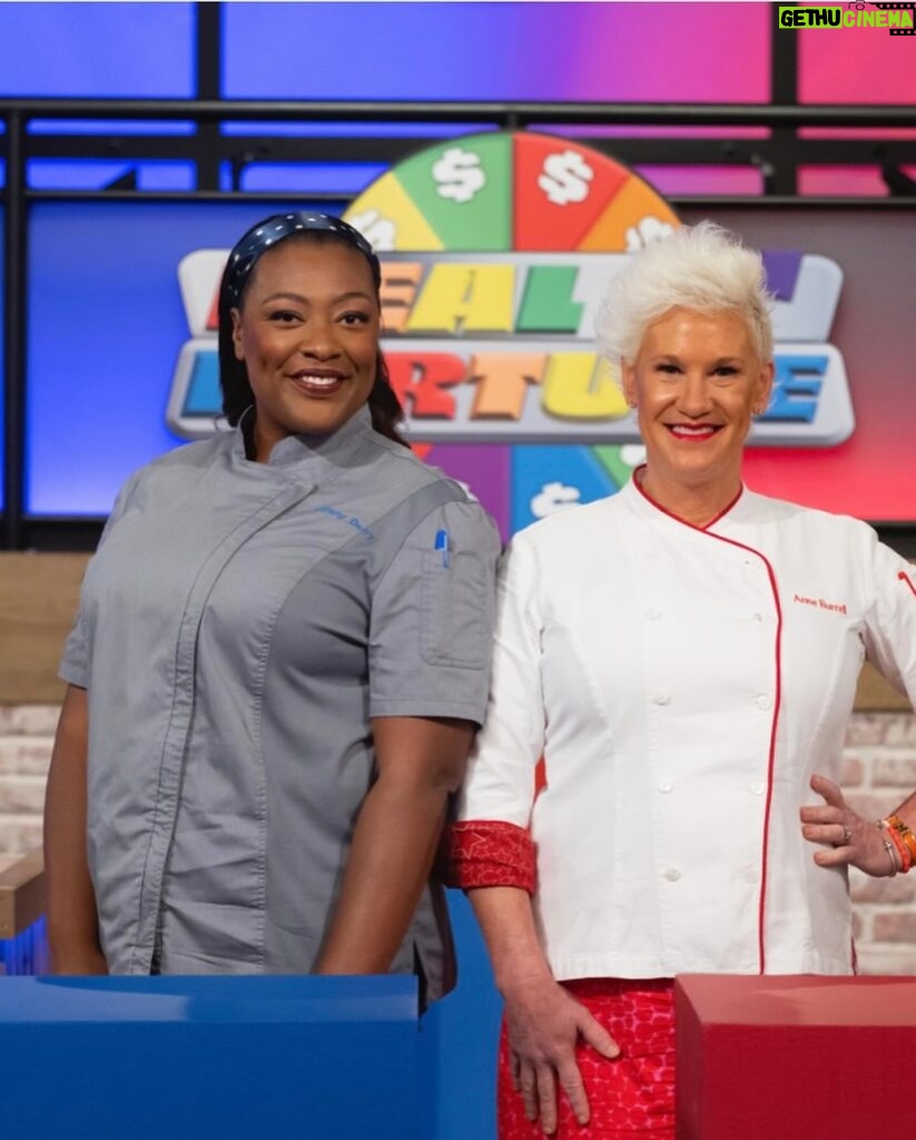 Anne Burrell Instagram - Saaaaa-WEEEEEEEET!!! It’s Sunday Funday and we are taking a walk into the sweet side of things on tonight’s new ep of #worstcooks !!! Set your dvr!!! #rockingredstars @foodnetwork @mastercheftd