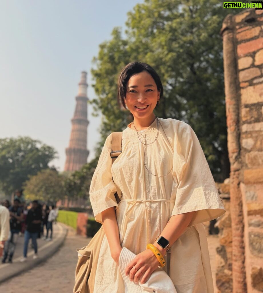 Anne Watanabe Instagram - インド🇮🇳デリーでは世界遺産を巡りました✨ I toured the World Heritage Sites of India. #フマユーン廟 #クトゥブミナール