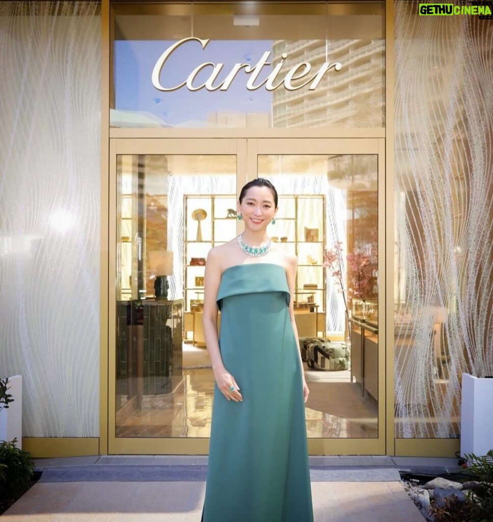 Anne Watanabe Instagram - Ce fut une très belle journée. Félicitations et merci!! #CartierAzabudai #CartierHighJewelry #Cartier @Cartier