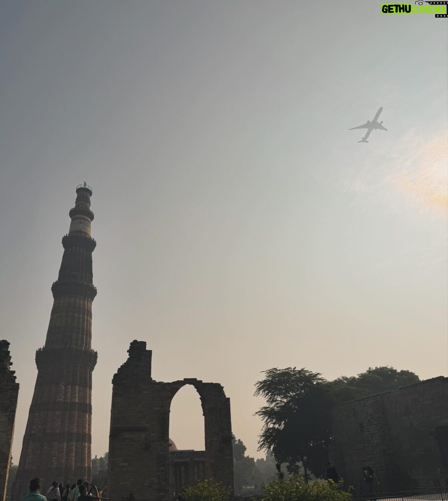 Anne Watanabe Instagram - インド🇮🇳デリーでは世界遺産を巡りました✨ I toured the World Heritage Sites of India. #フマユーン廟 #クトゥブミナール