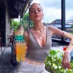 Anne Winters Instagram - Walking is always the best way to see a city!!! never took a taxi 🚕 I found the cutest lil local spots/met some super interesting people/AND drank every juice in site along the way. 🙏🏼🤍🌱☺️ namaste