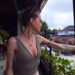 Anne Winters Instagram - Walking is always the best way to see a city!!! never took a taxi 🚕 I found the cutest lil local spots/met some super interesting people/AND drank every juice in site along the way. 🙏🏼🤍🌱☺️ namaste