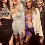 Annemarie Carpendale Instagram - ..alors on danse 🪩✨🪐⚡️ #somewhereovertherainbow #discodisco #instyle #instylegermany #workandplay #annieway #anniehow #girlsnightout