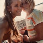 Annemarie Carpendale Instagram - Mom 🫶🏽🩷❤️🧡💘 #tagamsee #abouttoday #liebe #dankbar #ohneende #tothemoonandback #annieway #anniehow #today #campingambach 🌅⛺️✨🪐