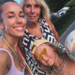 Annemarie Carpendale Instagram - Mom 🫶🏽🩷❤️🧡💘 #tagamsee #abouttoday #liebe #dankbar #ohneende #tothemoonandback #annieway #anniehow #today #campingambach 🌅⛺️✨🪐