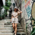 Annemarie Carpendale Instagram - more Hong Kong, please 🦄💫🦋🥺 #hollywoodroadhk #thechinaclub #friends #hongkong #myday #happyme #annieway #anniehow #我爱你 🫶🏽