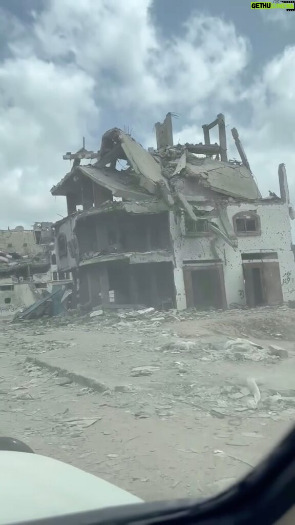 Annie Lennox Instagram - Dear Friends, This endless bomb site is GAZA…. If only in name, geography, history and memory. It could also be any other Armageddon on Earth. Razed to the ground, but NEVER erased in spirit. Although it has become dust, rubble, concrete, shattered glass, twisted iron beams..broken fragments of furniture, items of clothing… children’s toys. All GONE in an instant. A mass graveyard, with THOUSANDS more decomposed remains of entire families and communities - crushed all at once, together under the rubble. I can’t comprehend this level of destruction. I can’t find the words. Crimes against humanity? genocide? bombing? shooting? starvation? torture? ethnic cleansing? All in plain sight… Now we know what human beings are capable of… GAZA is still alive through the most courageous and resilient people in the world. Bless all the young students everywhere who are demanding CEASEFIRE! #ceasefirenow #bringbackthehostages #no-antisemitism #no-islamophobia