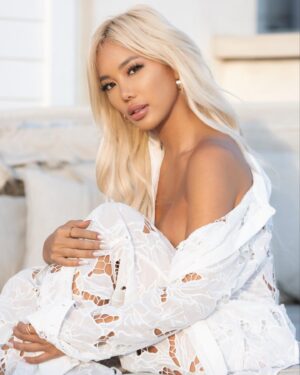 Anthia Mo Thumbnail - 97.9K Likes - Most Liked Instagram Photos