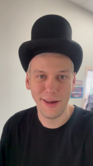 Anton Shastun Instagram - Рилс о том, как мне идут головные уборы