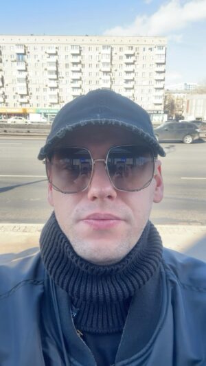 Anton Shastun Instagram - Приехал узнать как статус поменять