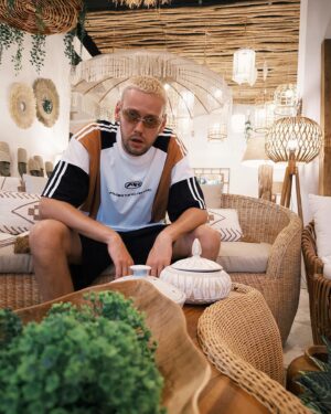 Anton Shastun Instagram - Присел отдышаться