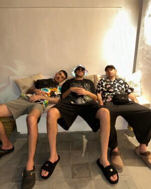 Anton Shastun Instagram - 🏝️