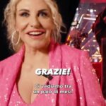 Antonella Clerici Instagram - The Voice è stata una bellissima esperienza, resa ancora più speciale da ognuno di voi spettatori che con la vostra presenza e il vostro supporto l’avete resa possibile. Abbiamo solo una parola da dirvi: G R A Z I E ❤️ A presto, da tutta la crew.