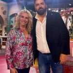 Antonella Clerici Instagram - Grazie @antoninochef per esserci venuto a trovare nella nostra casa di @sempremezzogiornorai! 🌞💛 #ÈSempreMezzogiorno