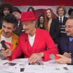 Antonella Clerici Instagram - A #VivaRai2 siamo proiettati nel futuro e stiamo già pensando alla conduzione di #Sanremo2025 🚀 @antoclerici non ha paura e ha detto sì 🚨