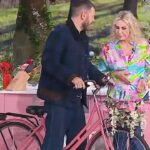 Antonella Clerici Instagram - Che sorpresa! 💛 @alecattelan irrompe con la bicicletta nello studio di #ÈSempreMezzogiorno 🚴