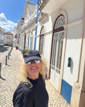 Antonella Clerici Instagram - Riguardando la galleria del telefono, ecco alcune foto non pubblicate del #Portogallo! 🇵🇹❤️ Come vi dicevo oggi in puntata, è un paese spesso sottovalutato ma che vi consiglio di visitare se non ci siete mai stati! 😃 #Ericeira