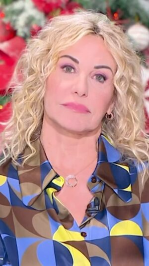 Antonella Clerici Instagram - “Dopo il buio ci sarà la luce e dopo il dolore ci deve essere l’impegno”. Le parole di Antonella Clerici dopo i funerali di Giulia Cecchettin 

#ÈSempreMezzogiorno