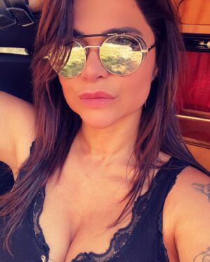 Antonella Ríos Instagram - 😎 domingo santo