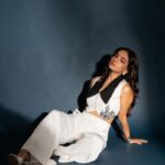 Anushka Sen Instagram - Asmara days ☁️🌟 . Makeup and hair @makeupbysalonij @hairbyradhika 📸 @miteshsphotography Styled by @stylingbyvictor @sohail__mughal___ Outfit @orthodox_design Heels @londonrag_in Styling team @styleby_antara @sanzimehta777 Jewellery @ishhaara @ascend.rohank