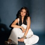 Anushka Sen Instagram - Asmara days ☁️🌟 . Makeup and hair @makeupbysalonij @hairbyradhika 📸 @miteshsphotography Styled by @stylingbyvictor @sohail__mughal___ Outfit @orthodox_design Heels @londonrag_in Styling team @styleby_antara @sanzimehta777 Jewellery @ishhaara @ascend.rohank