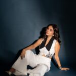 Anushka Sen Instagram - Asmara days ☁️🌟 . Makeup and hair @makeupbysalonij @hairbyradhika 📸 @miteshsphotography Styled by @stylingbyvictor @sohail__mughal___ Outfit @orthodox_design Heels @londonrag_in Styling team @styleby_antara @sanzimehta777 Jewellery @ishhaara @ascend.rohank