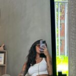 Any Borges Instagram - Lookin para um feriado tranquilo 😎 Básica e feliz 😄