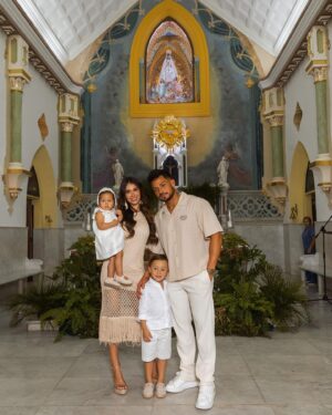 Arán de las Casas Instagram - Un día inolvidable para nuestra familia 🙏🏻

Finalmente bautizamos a nuestros chiquitos como siempre lo soñamos, en la basílica de la Virgen del Valle, en nuestra amada isla de Margarita, que siempre ha sido muy especial en nuestra historia de amor 🫶🏻

Gracias a nuestros amigos y padrinos por formar parte de este día tan importante para nosotros ✨

Les gustaría ver un poco más ??

📸 @fotodanielmarin