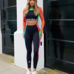 Arabella Chi Instagram - Fit check ✔️ Brightening up the weekend with the new neon safari collection from @redrun_activewear 💕 #whenfashionworksout #redrun #streetwear #activewear #SS24 ad