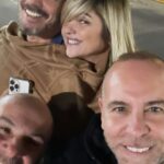 Araceli González Instagram – Noche hermosa 🤩! Amigos! Comida rica y charla saludable ! El mejor combo🤩
Buen domingo ! 🌱🌱🌸

@fernandorivaud @javierrubenlopez @fabianmazzeiok