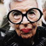 Araceli González Instagram - Mujeres que trascienden! Mujeres que marcan, guían y son de lo más inspiradoras ! Crecí con mujeres que su edad no fue un límite, que trabajar les dio autoridad, independencia y personalidad! El día a día en mi vida marca toda inspiración de mujeres que marcaron mi construcción! Seguí buenos ejemplos que te guían a través de su impronta y hechos! Abuela materna: Delfina , mamá soltera en 1938 . Coraje. ❤️. Valentía 🌸 Abuela María : crío 9 hermanos con tan solo 9 años a causa de la muerte de su mamá! Viuda con un hijo a los 40 años. Trabajó incansablemente hasta sus 100 años cociendo . Compro su casa con su trabajo! . La número uno de estilo y creatividad. Muriendo a los 101. Fortaleza 💪🏻 Mamá : pone fin a una relación de amor ! Dejando al hombre que amo pero no con locura! Lo hizo por su propia dignidad! Defendiendo sus valores y preceptos a los 35 años. Señalada como “la separada” en los años 1975. Me marcó la enseñanza más enorme de mi existencia . Coraje! Dignidad y sobre todo valentía! Quién no se respeta no avanza en zonas claras , en zonas de verdad ! Trabajando incansablemente sin recibir nada solo por su propia voluntad, responsabilidad! Mujeres icónicas en mi vida , mujeres que marcaron evolución! Mis bellas mujeres! Si Hay iconos conocidos por todos pero también hay iconos que vos conoces en la vida y no lo ves! Asegurate de estar más lúcida! Asegúrate de cuidar cada espacio, cada decision y sobre todas las cosas tu verdad! GRACIAS! ❤️