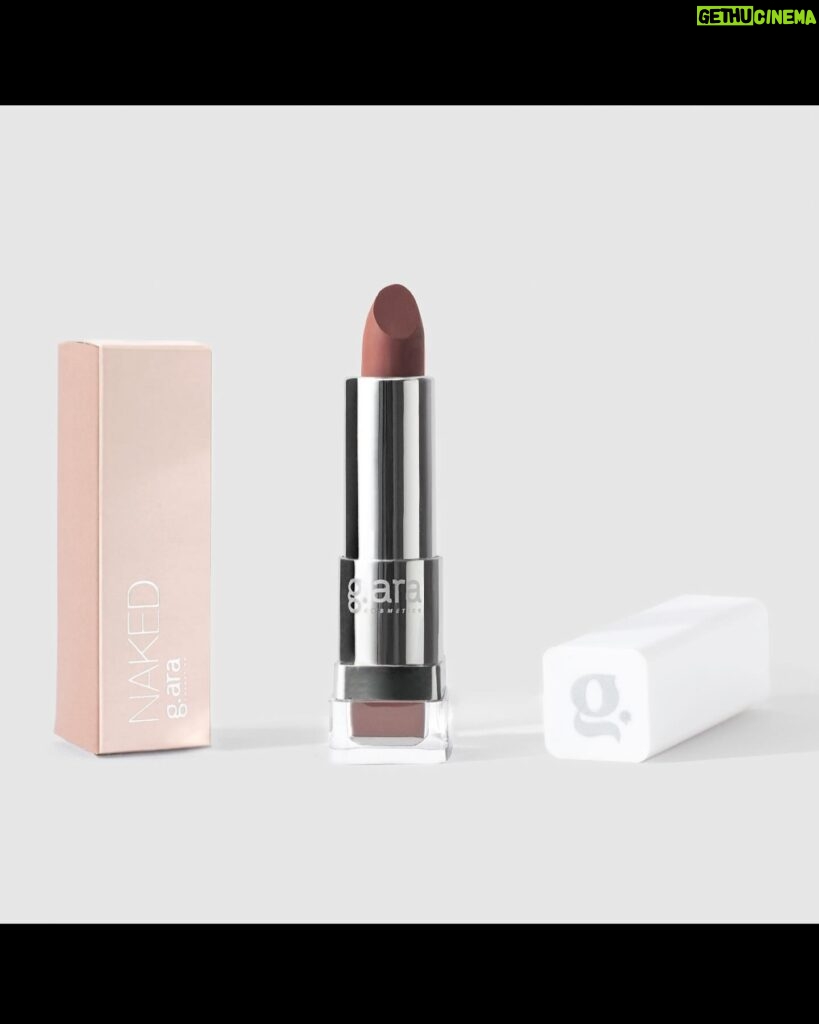 Araceli González Instagram - BURNT Naked. Nuestra familia Nude. Labiales velvet. Semi mate con ácido Hialuronico. Long lasting. No solo embellecemos tusa labios 👄, también los cuidamos! Larga duración. Hidratación y protección UV . Contra los rayos ultravioletas del sol. Protege los labios con vitamina e. @g.aracosmetics by @araceligonzalez67