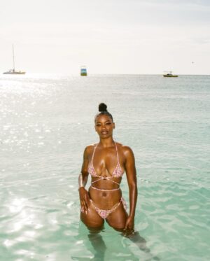 Ari Lennox Instagram - Afro Blue
