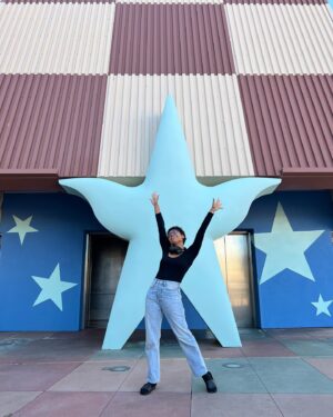 Ariana DeBose Instagram - Arms open wide ready to receive what 2024 has to offer ✨

Happy New Year 🥳💜