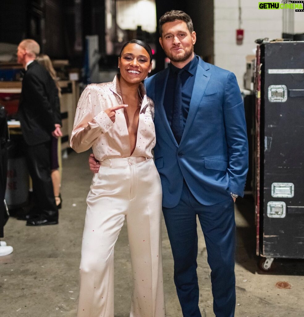 Ariana DeBose Instagram - The @kennedycenter Honors is so special to me. Twas a joy to attend and perform as a new group of incredible artists received the highest artistic honor in the US. Sir @officialbarrygibb, your music has had such a profound impact on me and has kept me dancing even in the darkest of times. Thank you sir for your passion and artistry. Congratulations🙌🏾🤍✨ Also I finally got to perform with the gorgeous @misschloeflower ♥️♥️ The show will air tomorrow, Dec 27th at 8pm ET on @cbstv 🤍