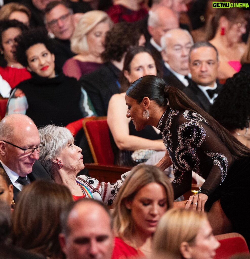 Ariana DeBose Instagram - The @kennedycenter Honors is so special to me. Twas a joy to attend and perform as a new group of incredible artists received the highest artistic honor in the US. Sir @officialbarrygibb, your music has had such a profound impact on me and has kept me dancing even in the darkest of times. Thank you sir for your passion and artistry. Congratulations🙌🏾🤍✨ Also I finally got to perform with the gorgeous @misschloeflower ♥️♥️ The show will air tomorrow, Dec 27th at 8pm ET on @cbstv 🤍