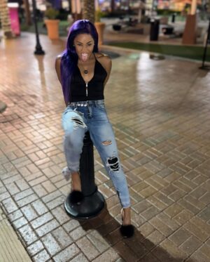 Ariane Nicole Andrew Instagram - 🦄… swipe to the last slide to see the 😜

Stream Bubblegum on all platforms @mougleta