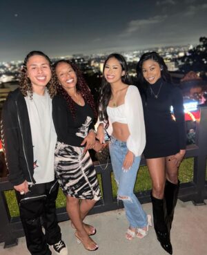 Ariane Nicole Andrew Instagram - Since I like to rock the beat of my own drum, even though yesterday was Mother’s Day, wishing my mom a happy mommy’s day.

To my fire ass mom who always makes me laugh and inspires me to the fullest @tammy_aqua_hs. I love you to the moon and back!

Ps. Shout out to all the moms out there, dad’s who are moms, and people who no longer have their mom’s here on this earth. Remember that you are love and appreciated 🫶🏾