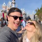 Arielle Vandenberg Instagram - Disneyland but make it one minute. 🥹