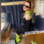 Arisa Instagram - 2 VS 25000 🤹‍♀️ GRAZIE #terrasini 🧩 “si schetto o maritato?” Grazie @gioni_barbera Grazie a tutti Voi per l’amore che vedo nei vostri occhi, i nostri. A presto.