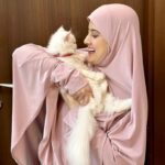Arishfa Khan Instagram - Kis kisko billiyon se bahut zyada mohabbat hai?🥺🫀❤️