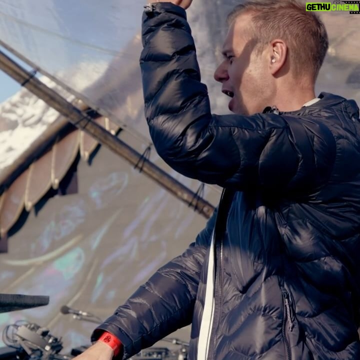 Armin van Buuren Instagram - Swipe 👉 for some moments from my Crystal Garden set at @tomorrowlandwinter ❄️ The mountains created some incredible views and the crowd was on 🔥 You can relive my set on my YouTube channel!