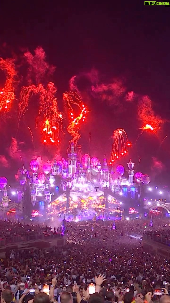Armin van Buuren Instagram - Memorable moments with @arminvanbuuren at the Tomorrowland 2023 MainStage.