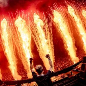Armin van Buuren Instagram - Reliving so many memories from this weekend! My @ultra Miami mainstage set is live on my YouTube channel 🔥 Played a lot of new music, can you guess how many ID’s I played? 👀